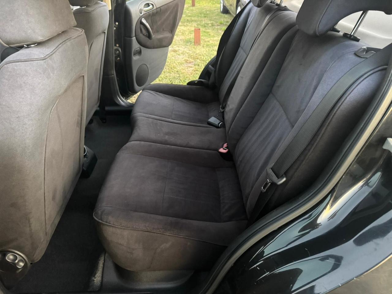 Alfa Romeo 147 1.6 Benz 5 porte SOLO 119.000 KM