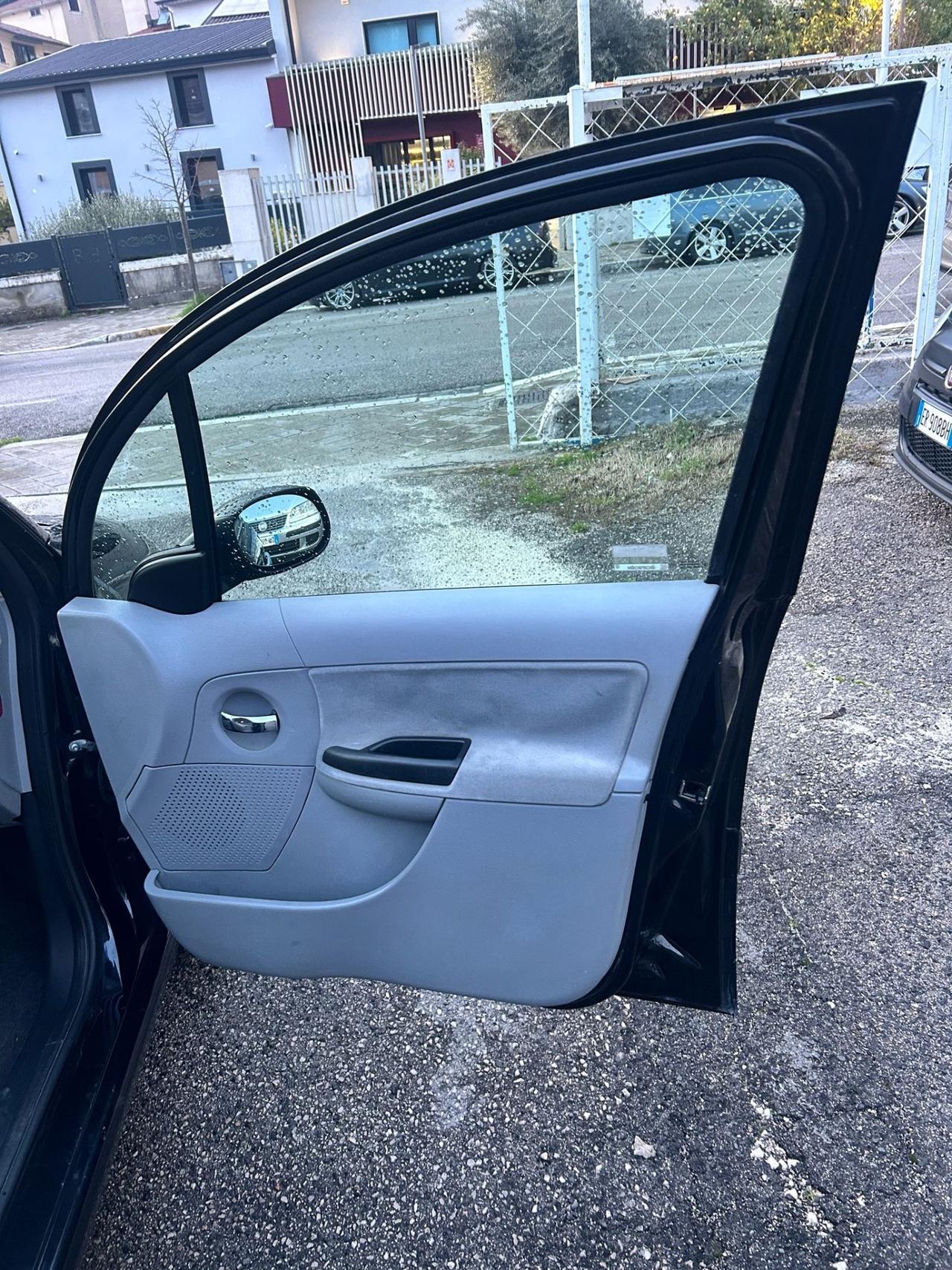 Citroen C3 1.1 Gold by Pinko