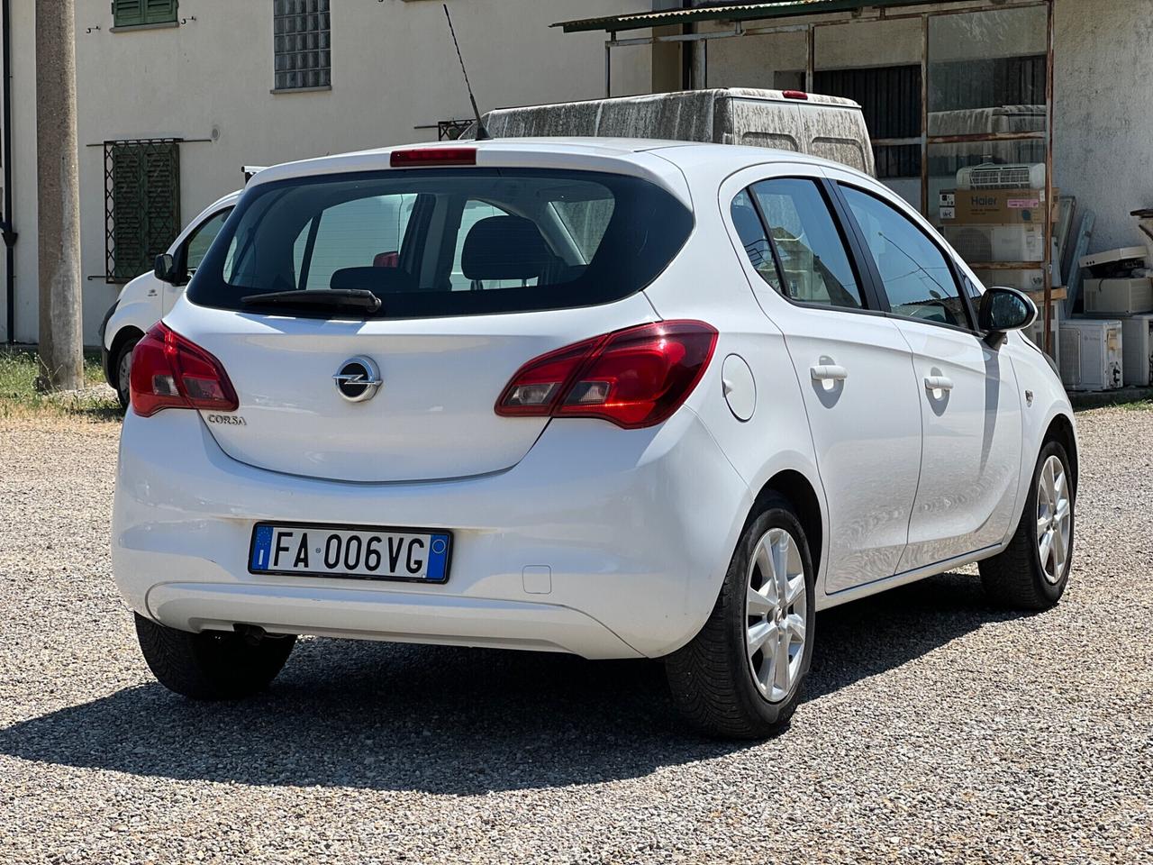 Opel Corsa 1.2 Benzina-Gpl
