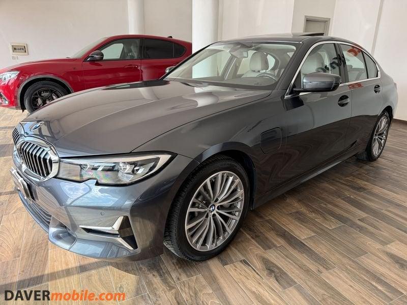 BMW Serie 3 330e Luxury aut.
