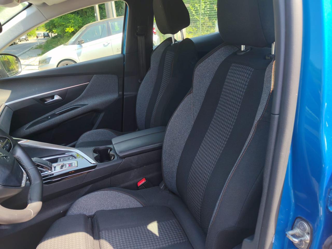 Peugeot 3008 BlueHDi 130 S&S EAT8 Active Pack
