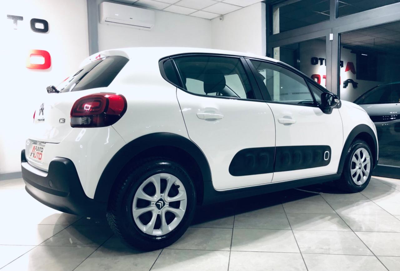 Citroen C3 PureTech 82 bianca tetto a contrasto