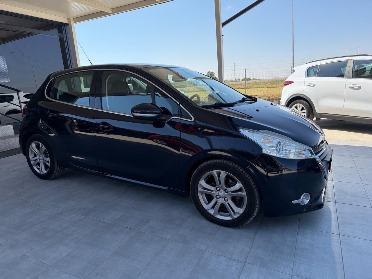 Peugeot 208 1.6 e-HDi 92 CV Stop&Start 5 porte Allure