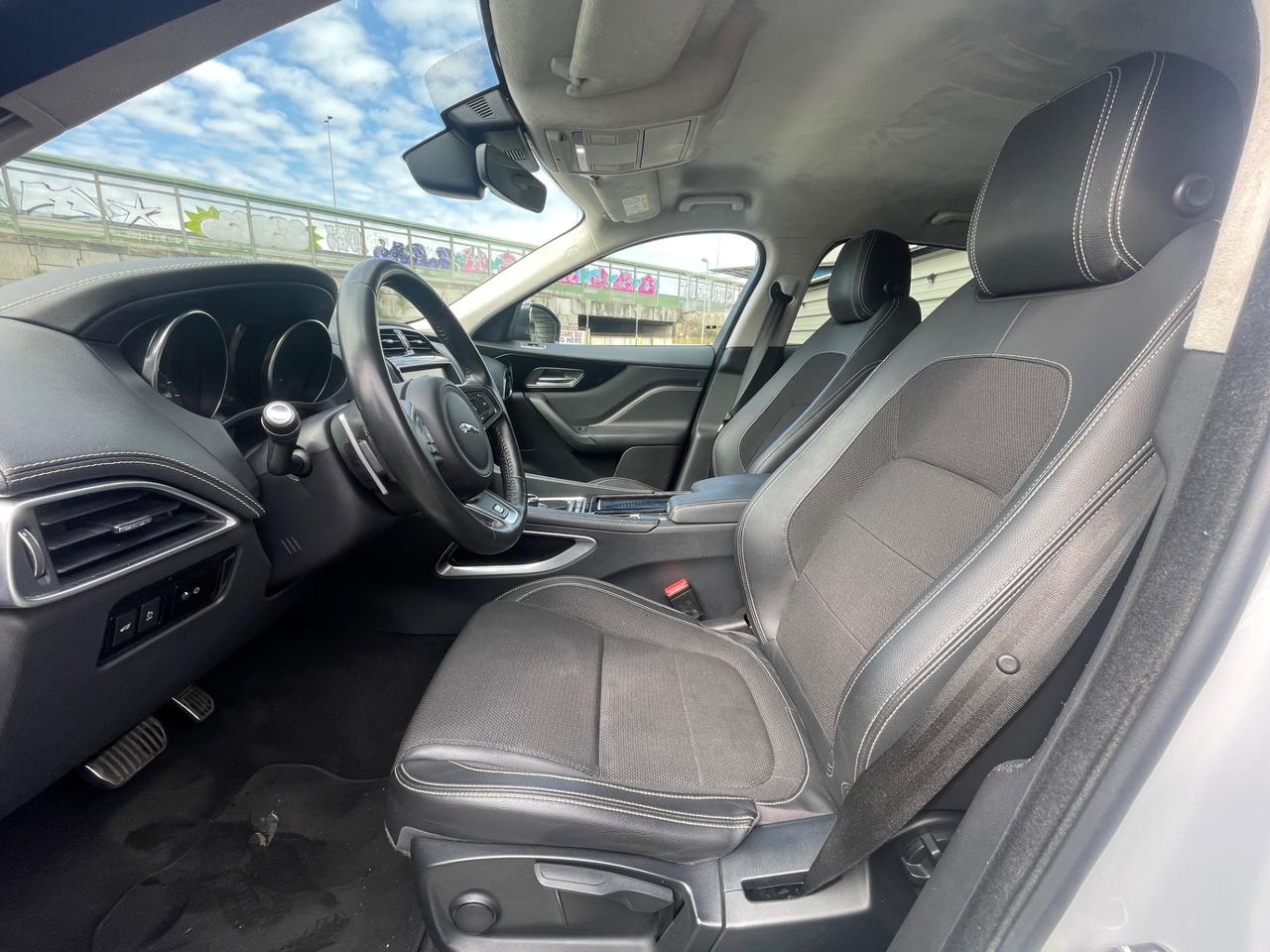 Jaguar F-Pace 2.0 D 180 CV AWD aut. R-Sport GARANZIA
