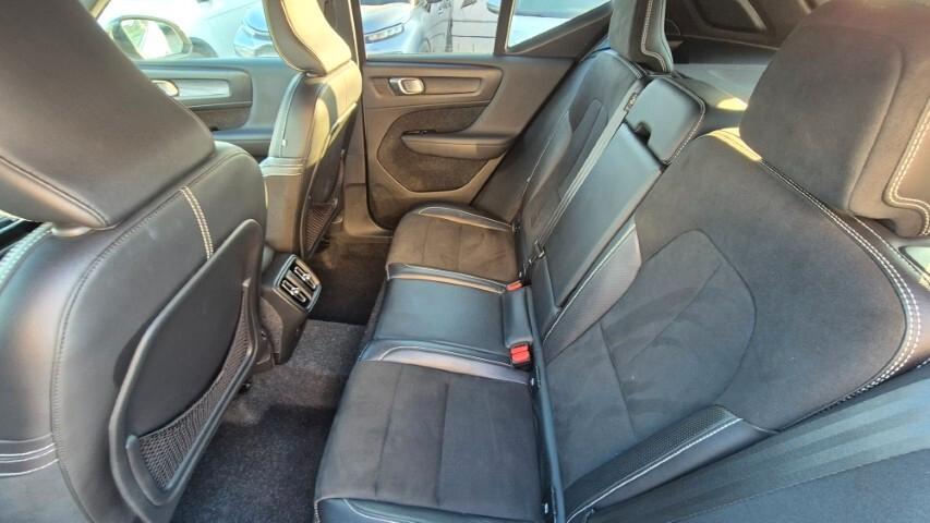 Volvo XC40 D3 AWD R-design (TETTO APRIBILE) - 2019