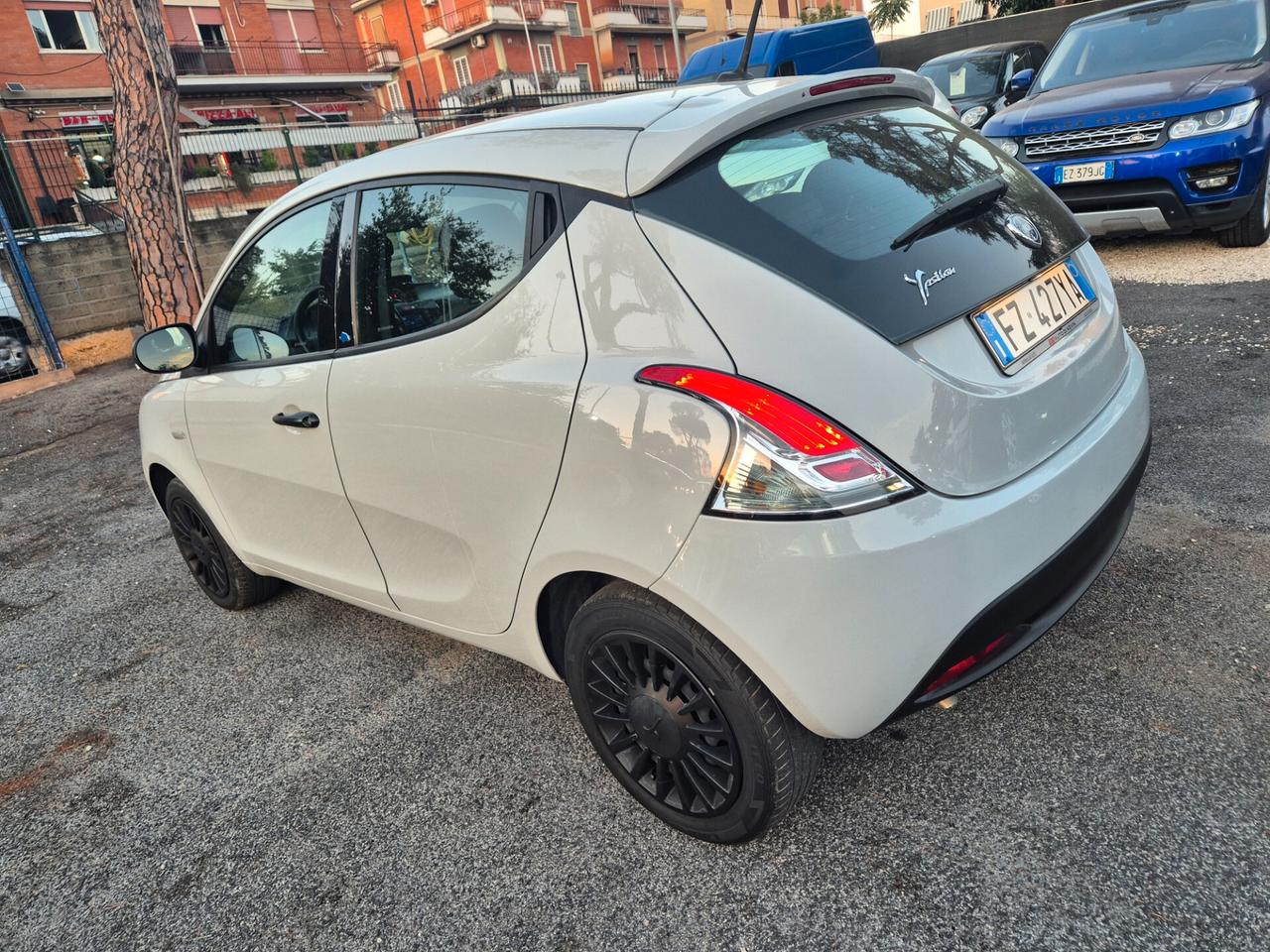 Lancia Ypsilon 1.2 69 CV 5 porte GPL Ecochic Monogram