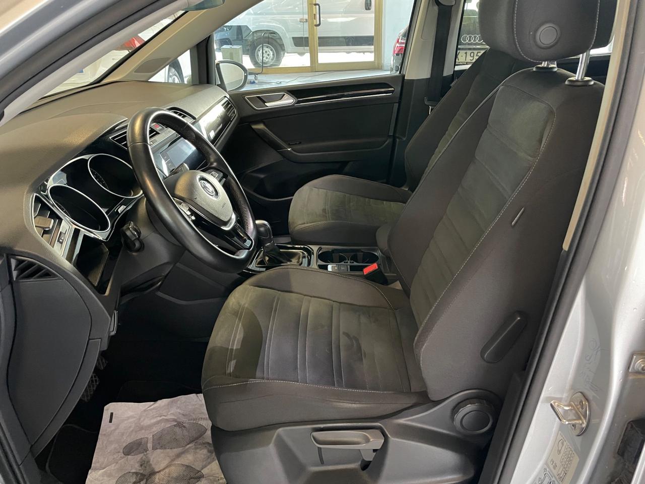 Volkswagen Touran 1.6 TDI 115 CV SCR DSG Executive 7 Posti Telec.
