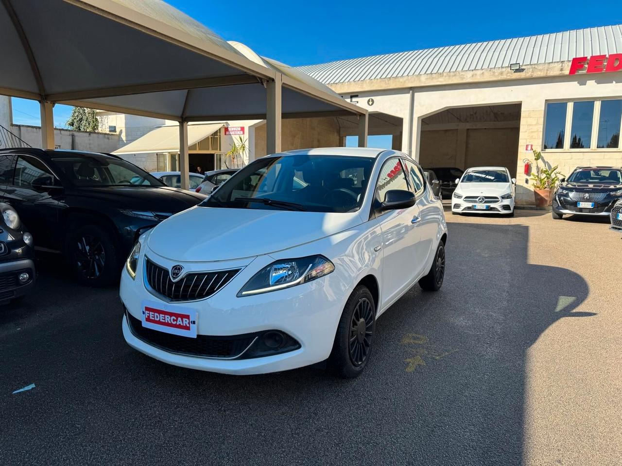 Lancia Ypsilon 1.0 FireFly 5 porte S&S Hybrid Ecochic Silver