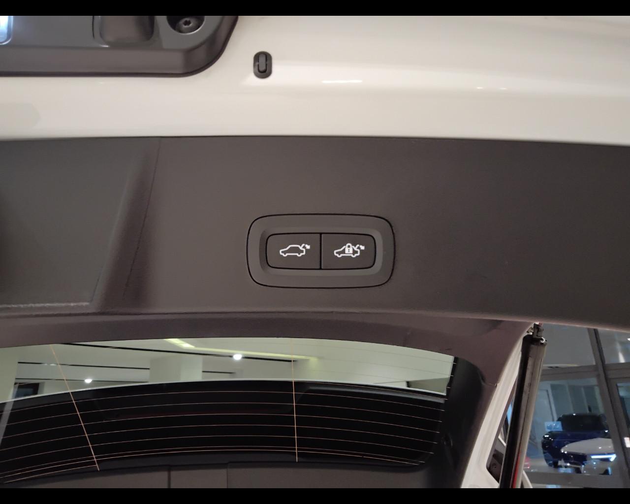 VOLVO XC40 2023 - XC40 2.0 b3 Core auto