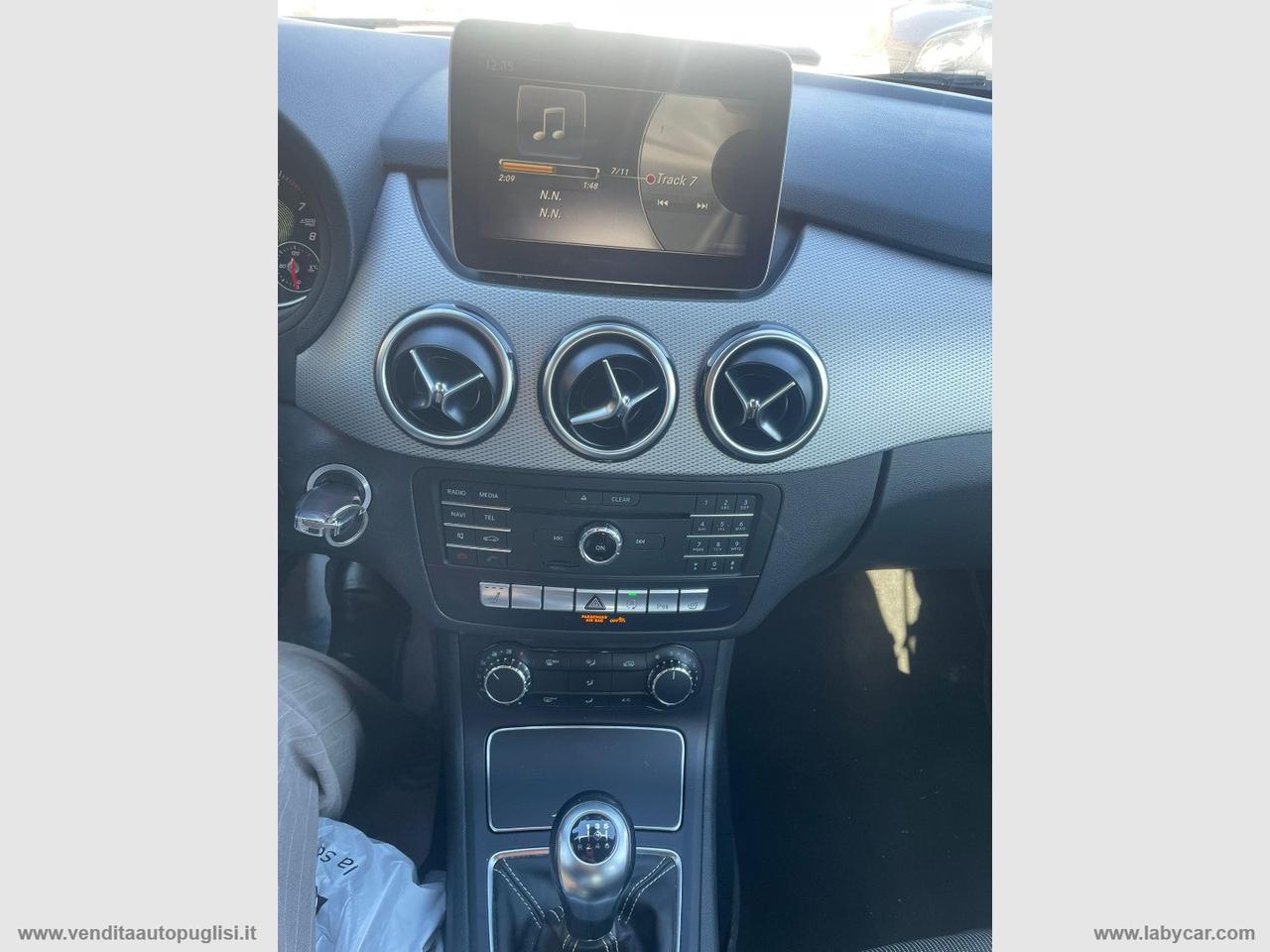 MERCEDES-BENZ B 180 Premium