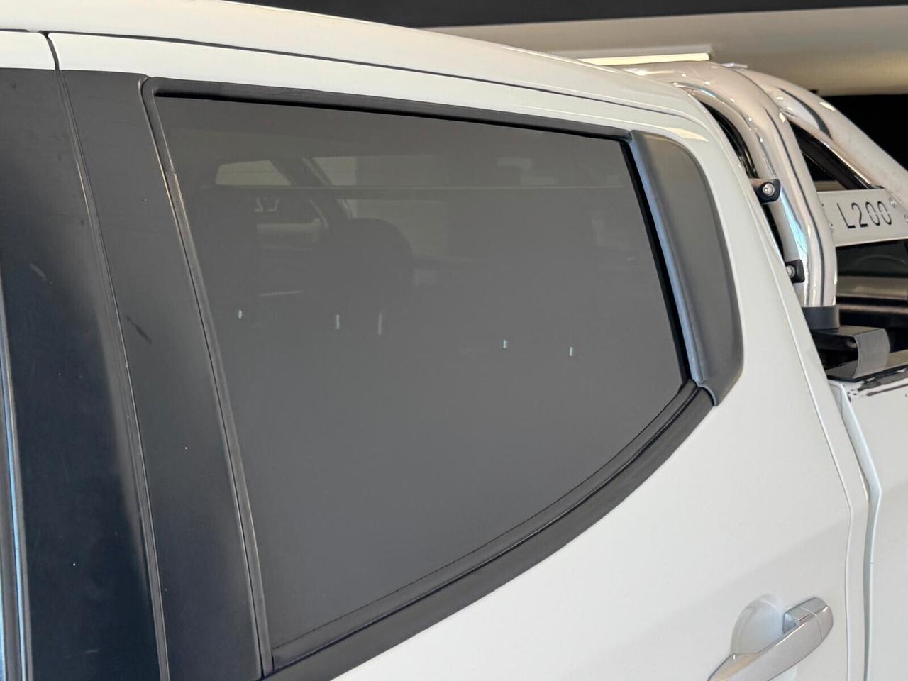 Mitsubishi L200 2.4 DI-D/181CV Club Cab Intense Hp Mivec SDA