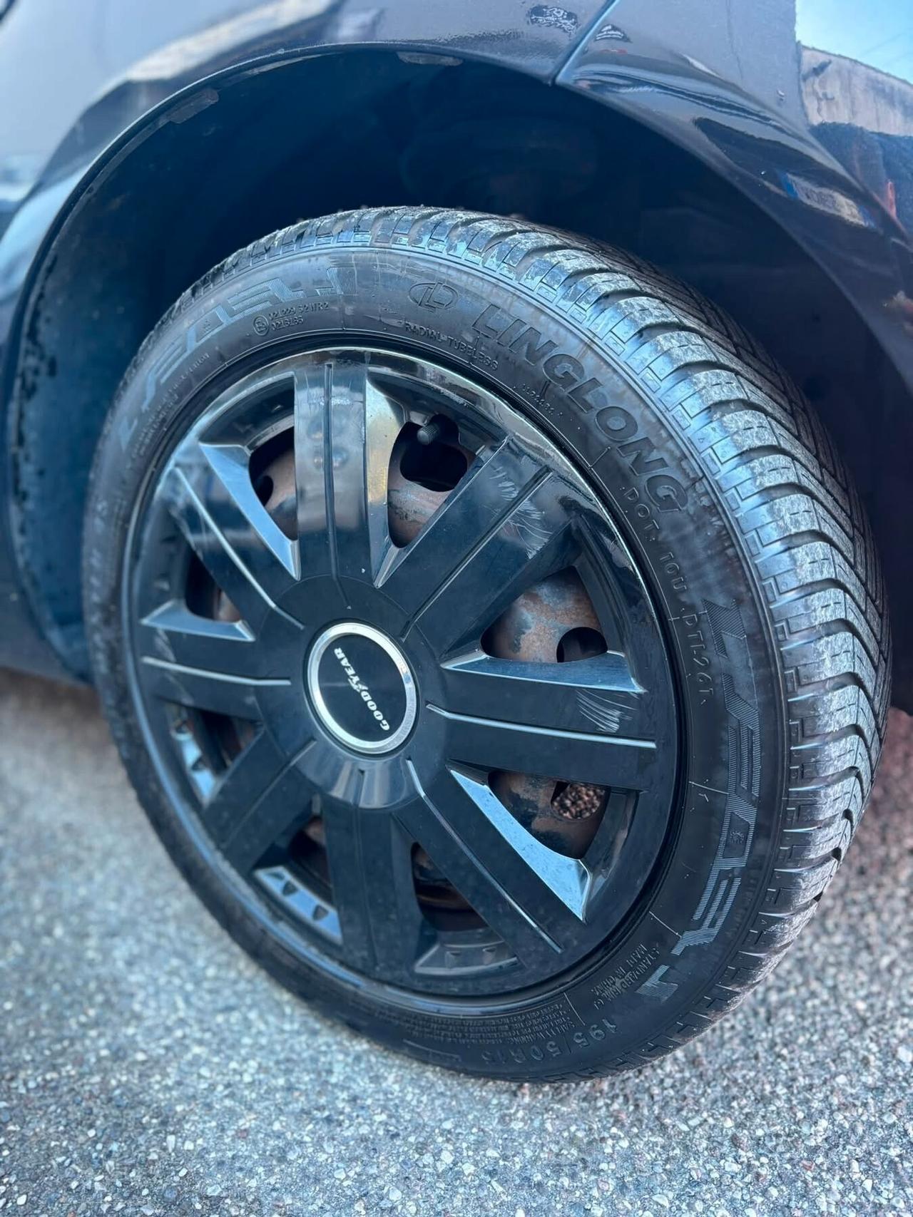 Ford Fiesta 1.4 5 porte Bz.- GPL Titanium NEOPATENTATI