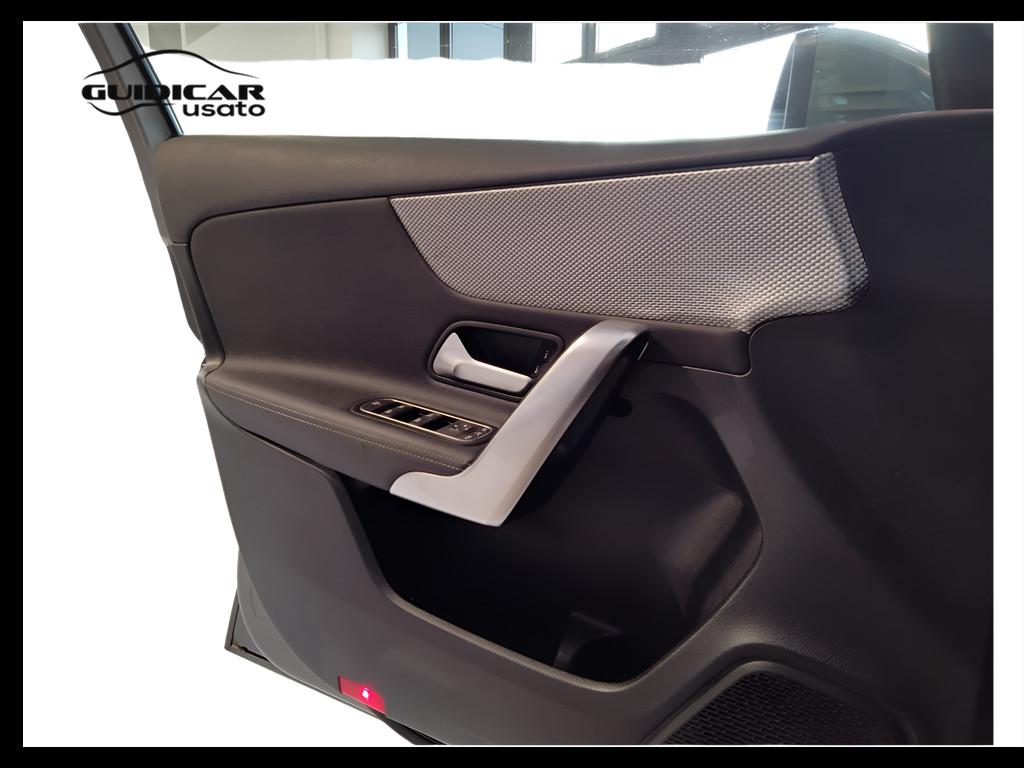 Mercedes-Benz Classe A - W177 2018 - A 180 d Sport auto