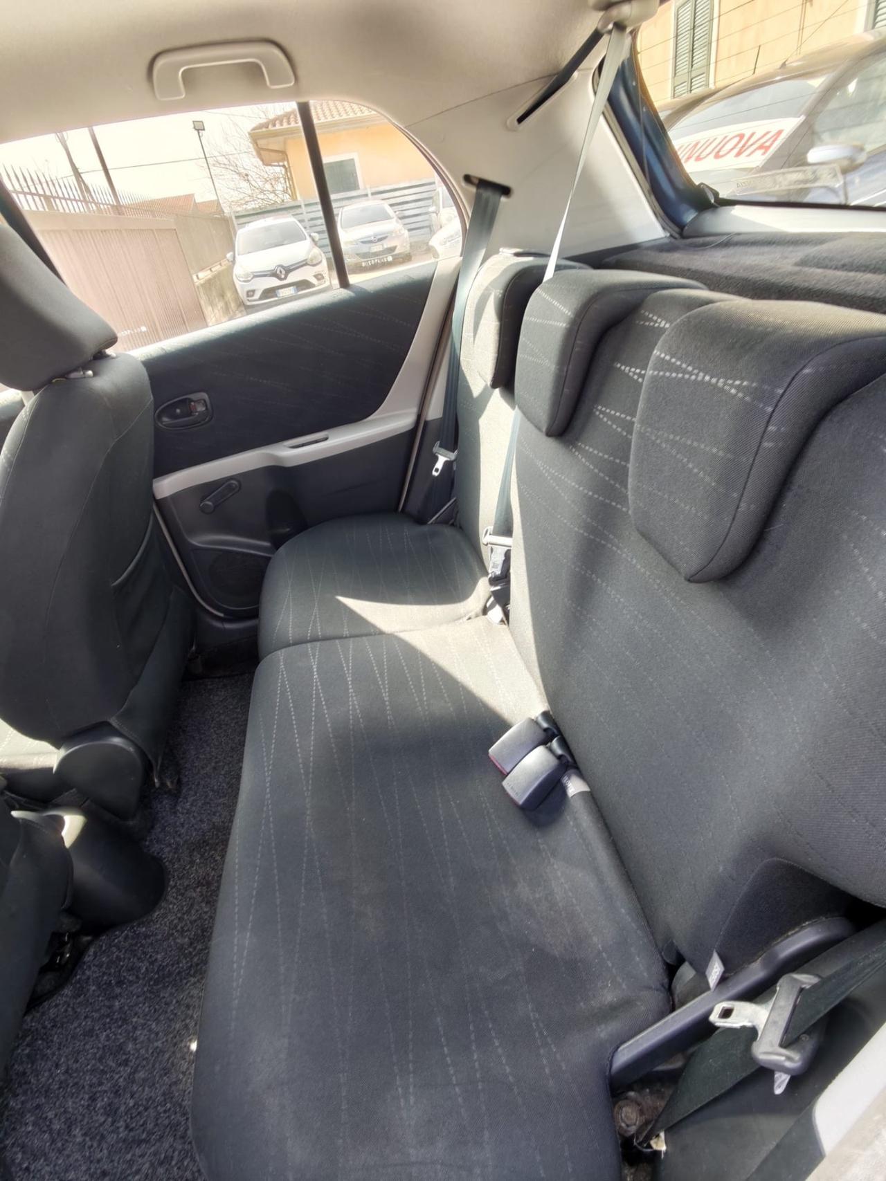 Toyota Yaris 1.0 5 porte Sol km 129 mila certificati