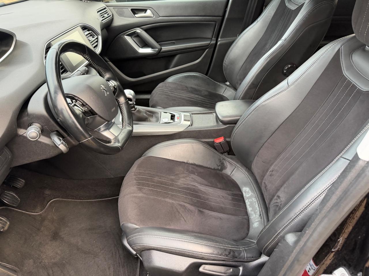 Peugeot 308 BlueHDi 120 S&S SW Allure