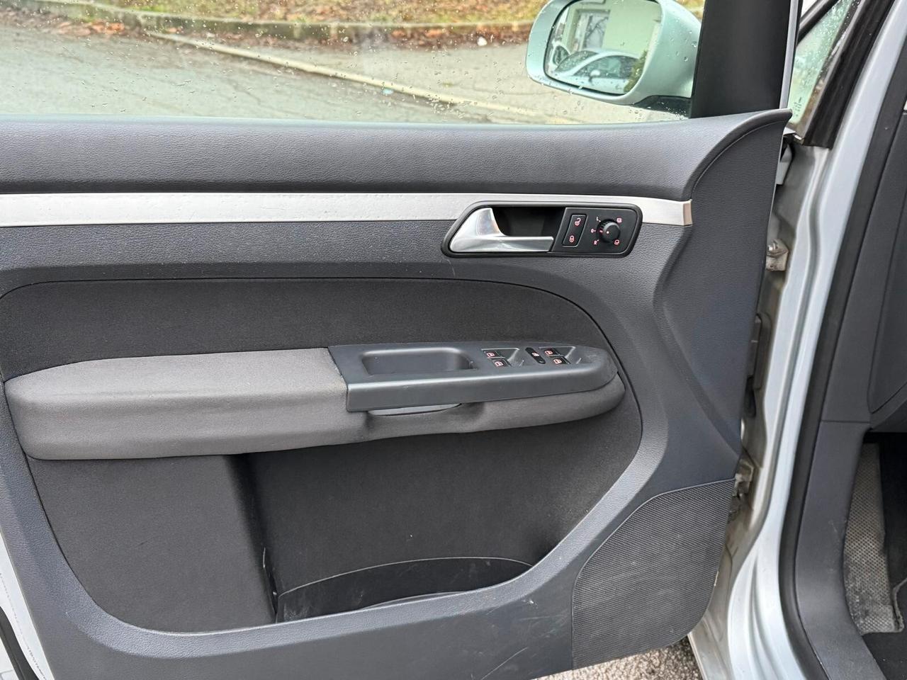 Volkswagen Touran 2.0 TDI DPF DSG Trendline