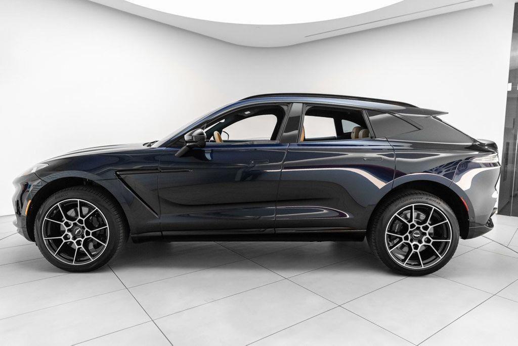 ASTON MARTIN DBX - NOLEGGIO LUNGO TERMINE LEASING FULL INCLUSIVE