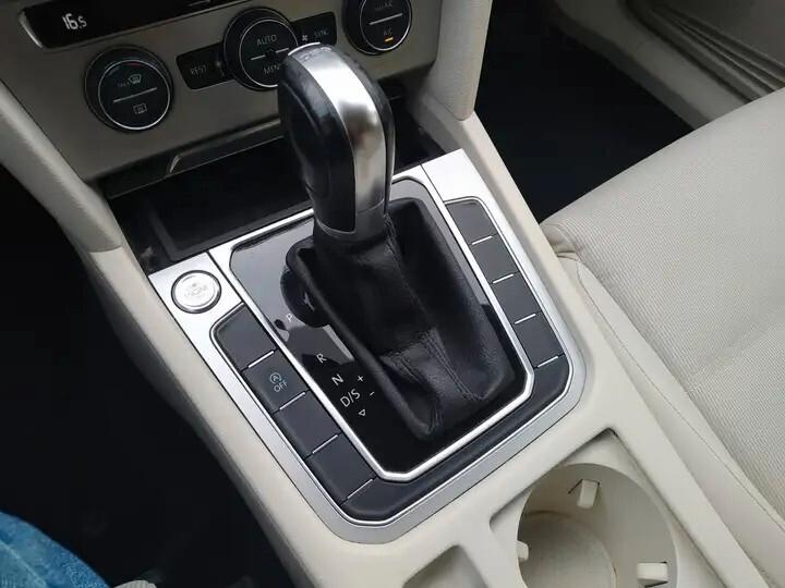 Volkswagen Passat Variant 1.6 TDI SCR DSG Business BMT