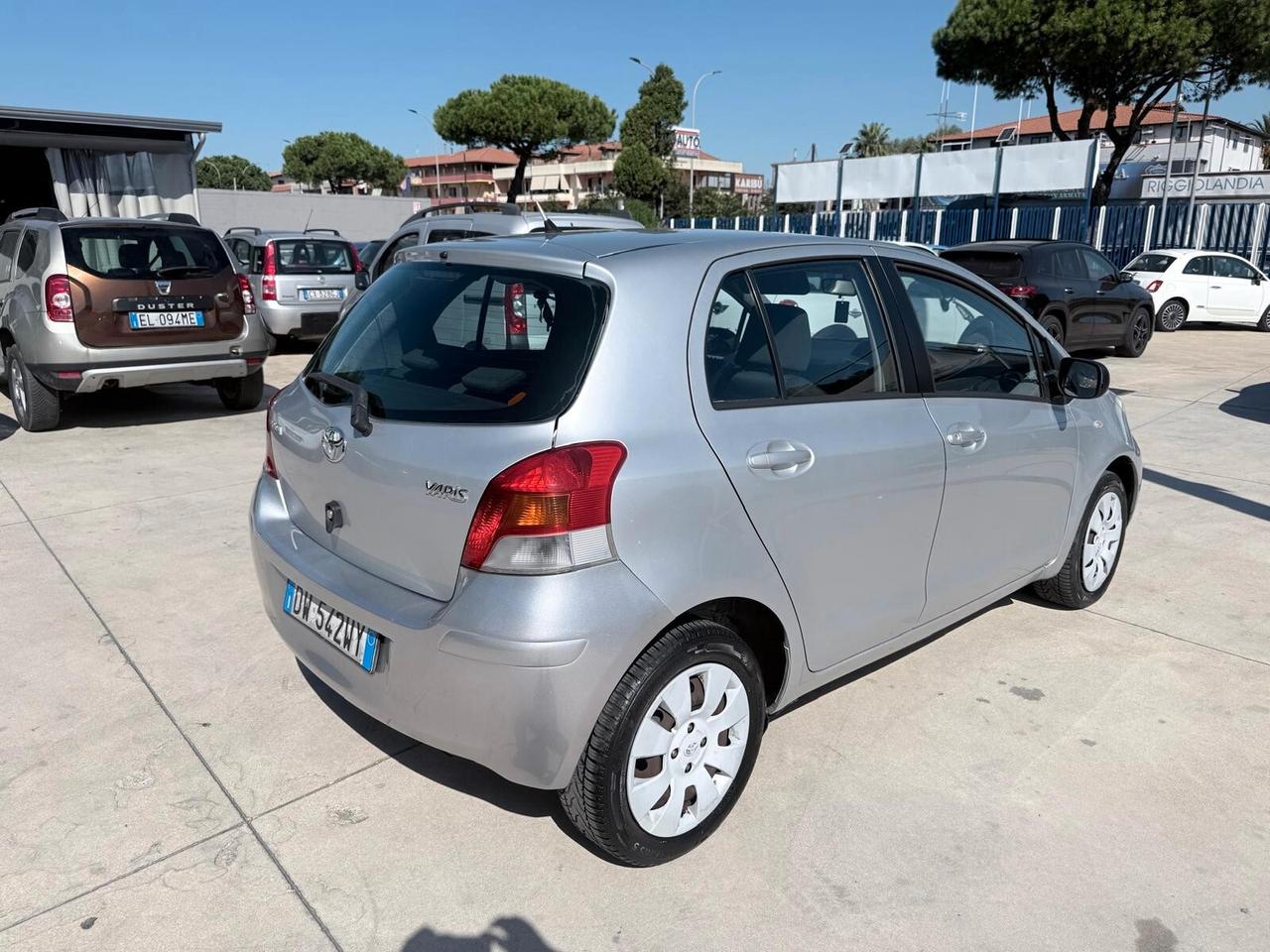 Toyota Yaris 1.0 5 porte Luxury pack