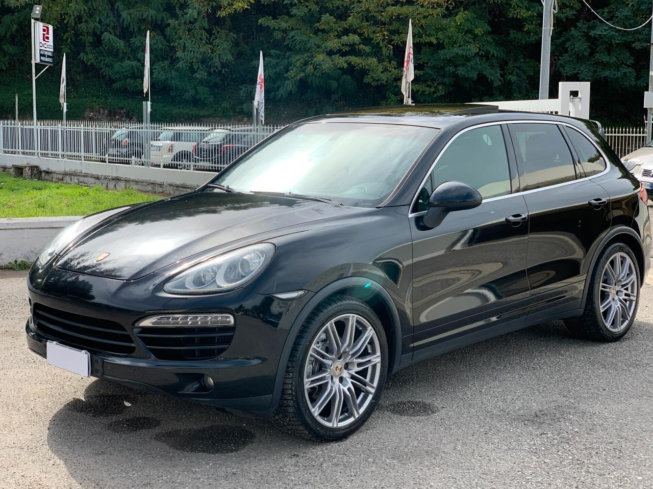 Porsche Cayenne 3.0 Diesel 245 cv Platinum Tetto