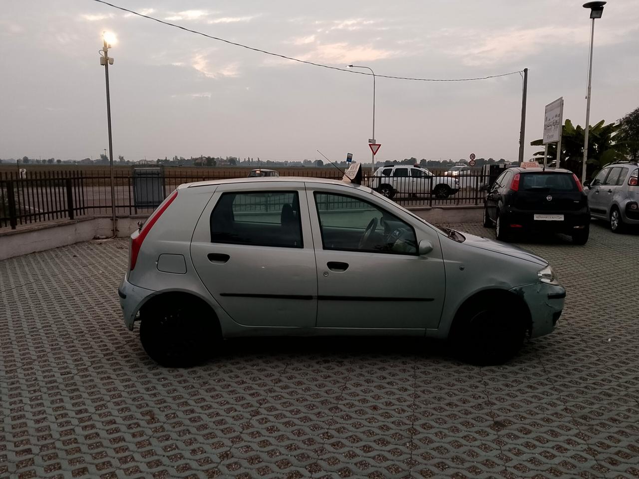 Fiat Punto 1.2 Benzina-NEOPAT-125.000-2004