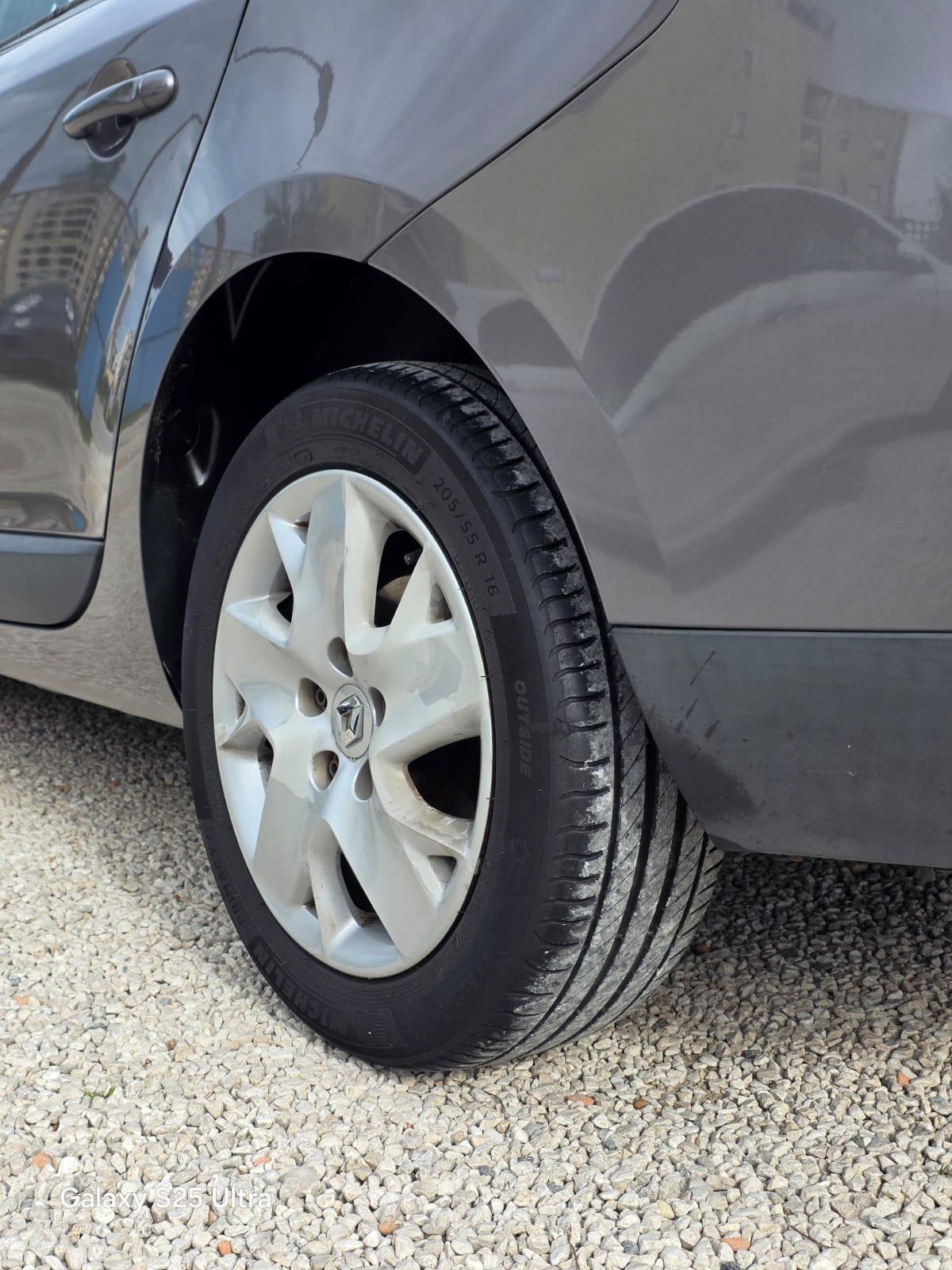 Renault Mégane 1.5 dCi 110CV SporTour Live 2013