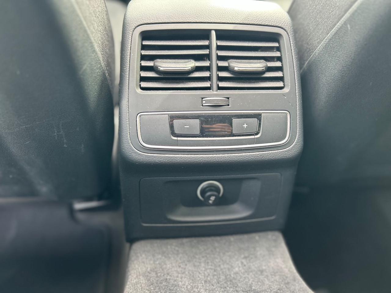 Audi A4 2.0 40 TDI Business Advanced #9936