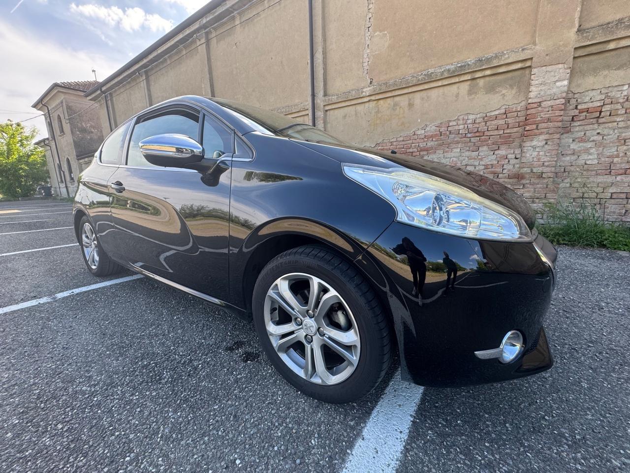 Peugeot 208 1.2 VTi 82 CV Splendide Condizioni