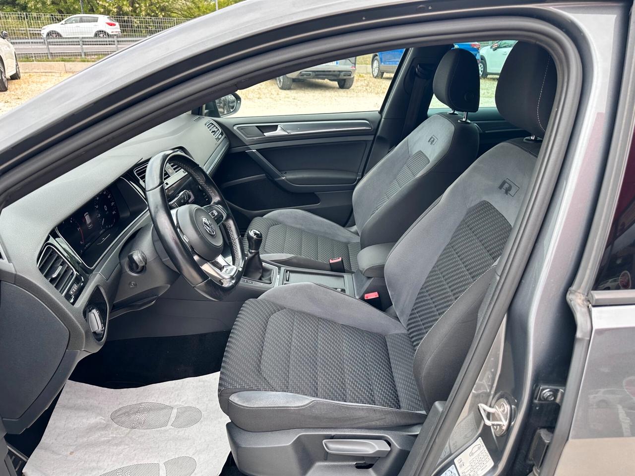 Volkswagen Golf 1.6 TDI 115 CV R-LINE