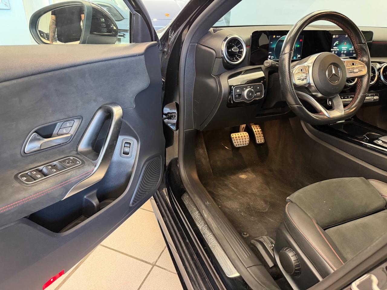 Mercedes-Benz A 200 Automatic 4p. Premium AMG BERLINA SEDAN