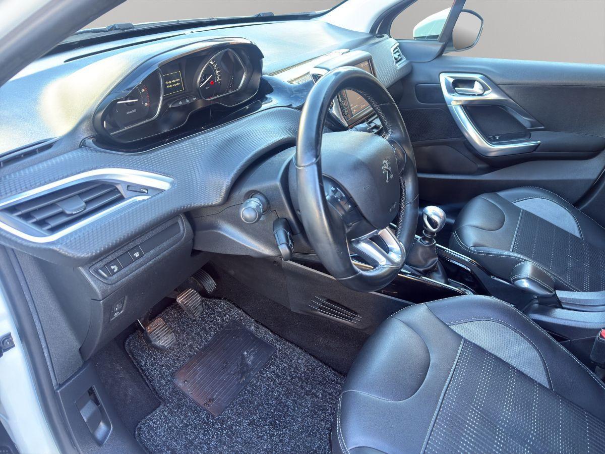 PEUGEOT - 2008 - 1.6 BlueHDi 102cv Black Matt bianco perla