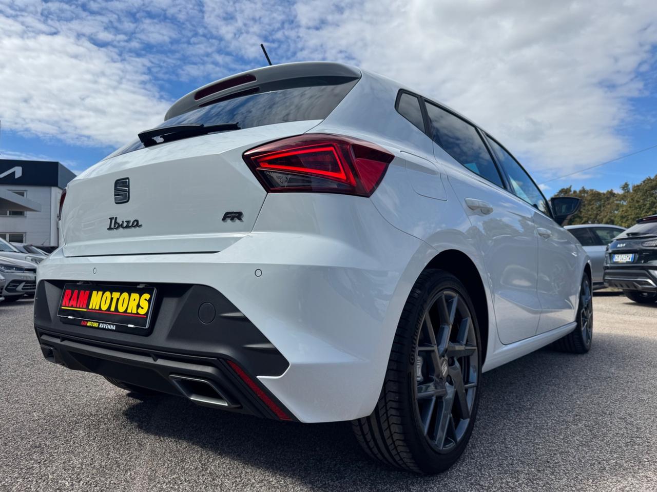 Seat Ibiza FR 2026 1.0 EcoTSI 115 CV 5 porte NEOPATENTATI