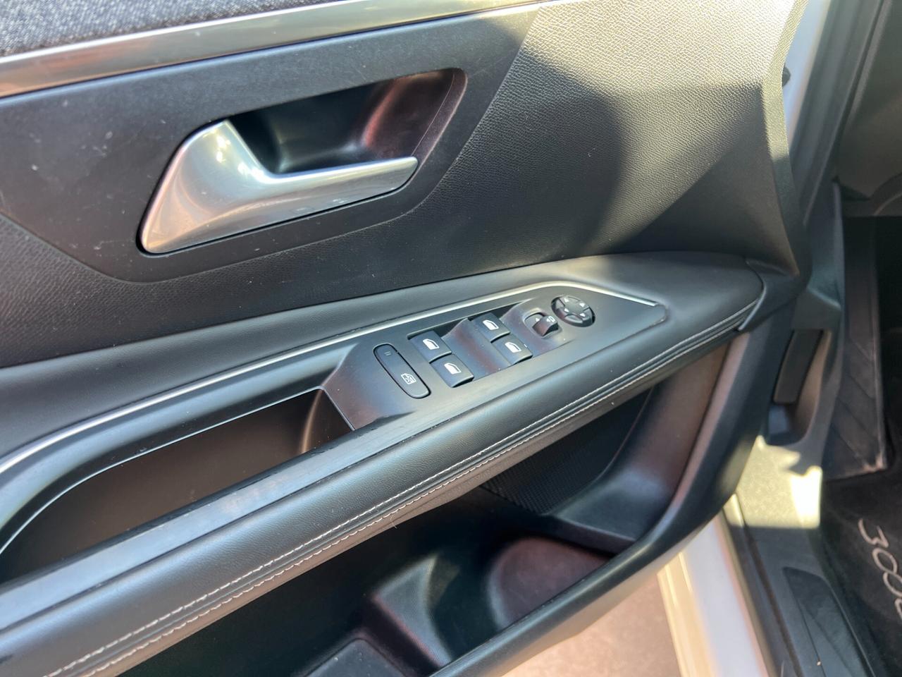 Peugeot 3008 BlueHDi 130 Automatica Sport