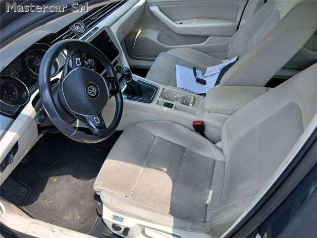 VOLKSWAGEN Passat Variant Passat VIII Variant 1.6 tdi Business Navi 120cv