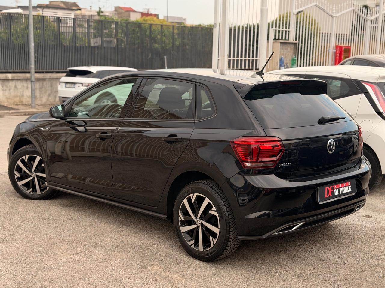 Volkswagen Polo 1.6 TDI 95cv R-LINE FULL LED MATRIX