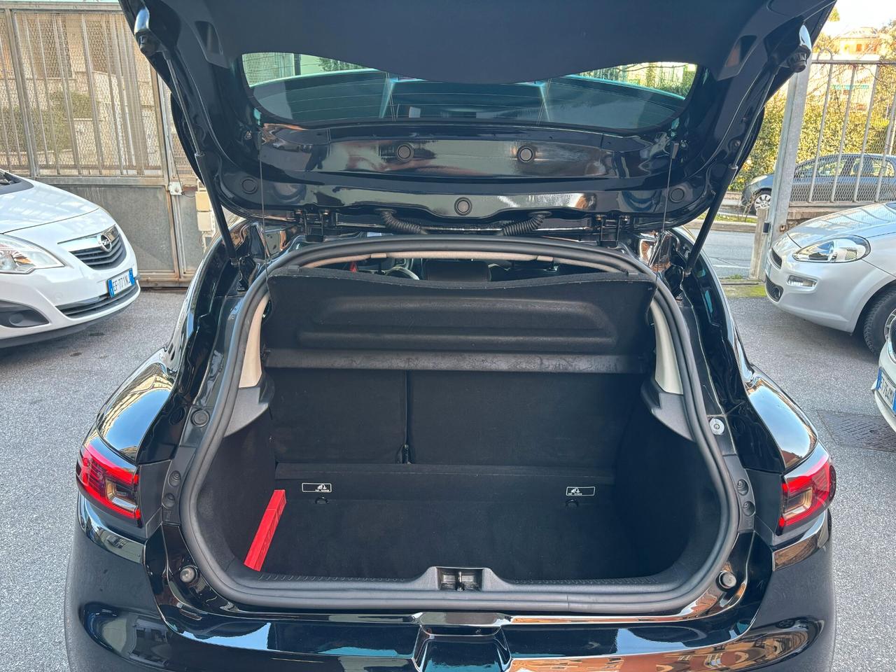 Renault Clio TCe 220CV 5p R.S. Trophy AKRAPOVIC