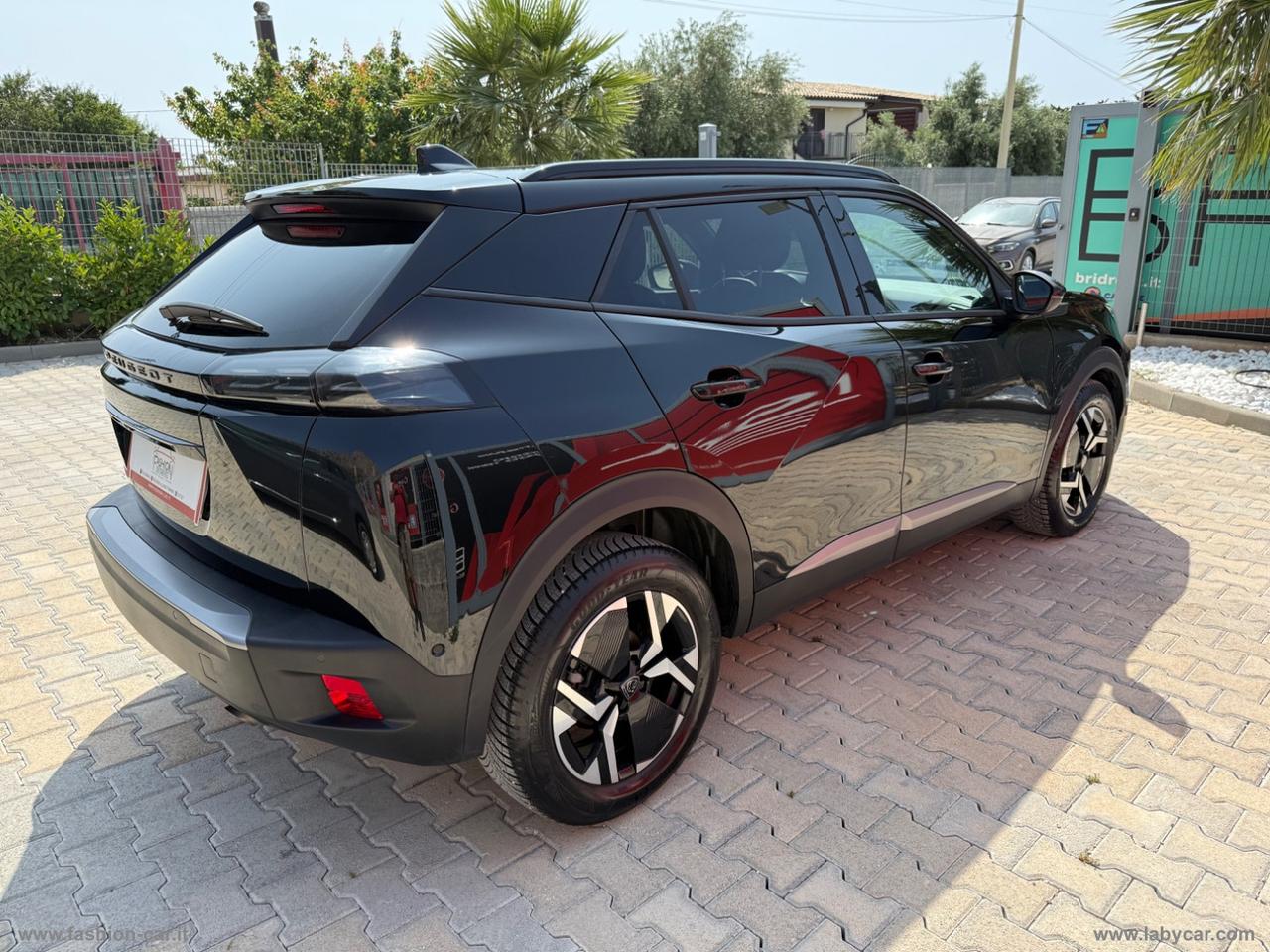 PEUGEOT 2008 PureTech 100 S&S Allure