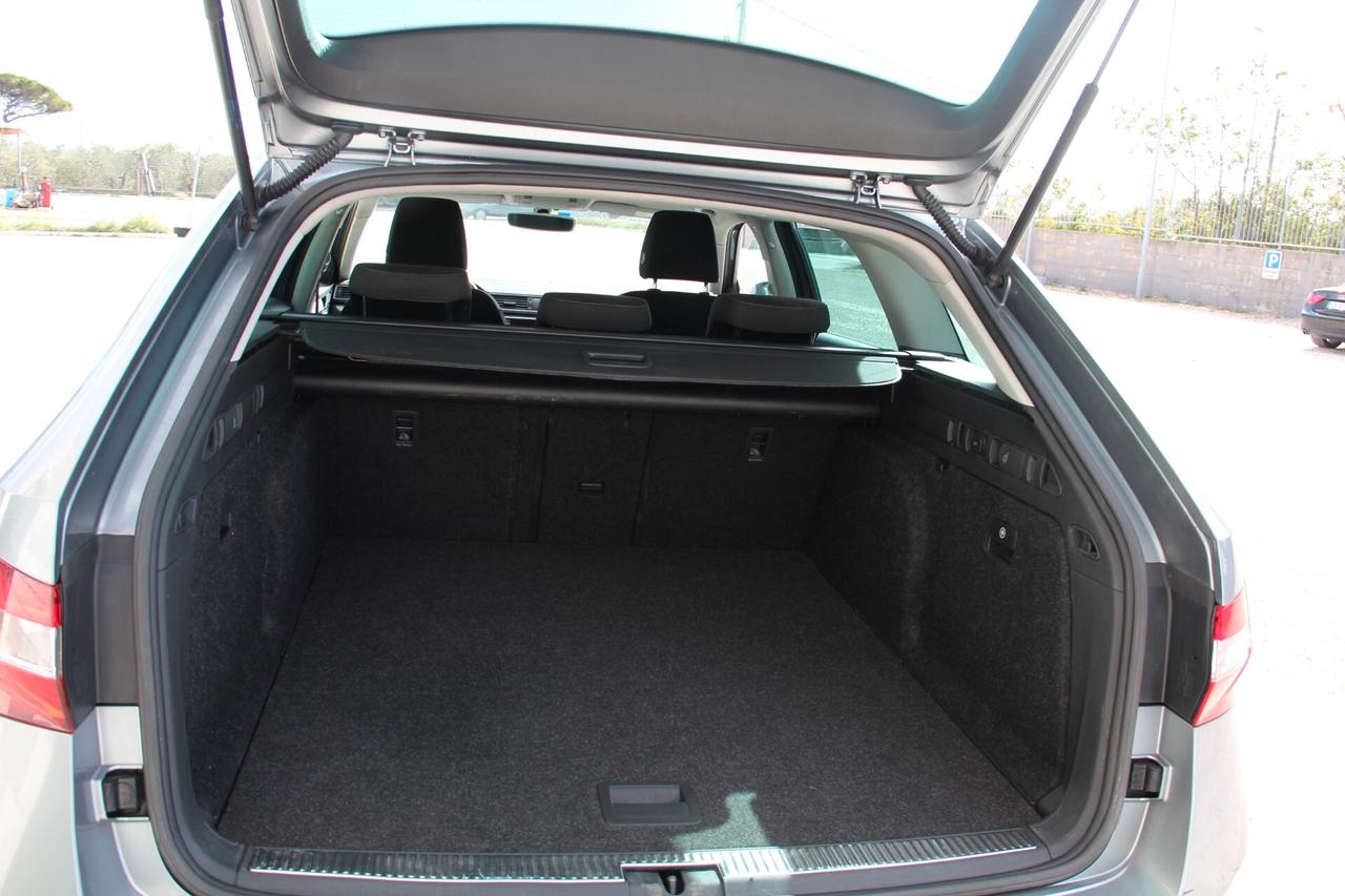 Skoda Superb 2.0 TDI DSG Wagon Executive (KW 110 - CV 150)