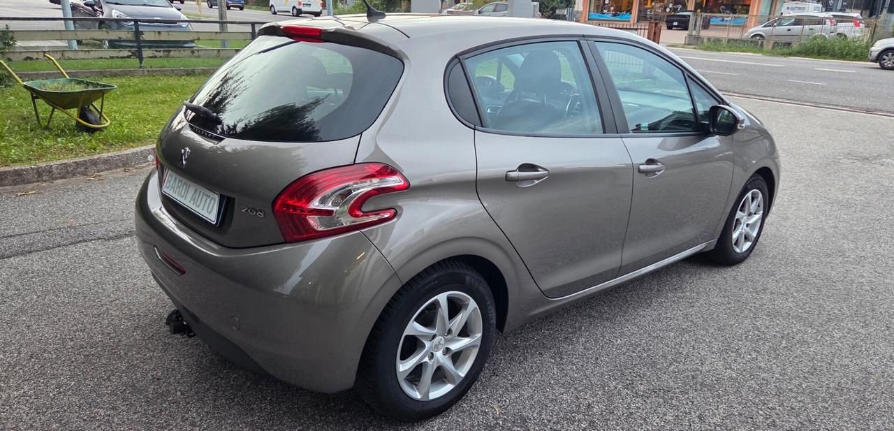 Peugeot 208 1.4 HDi 5 porte Allure