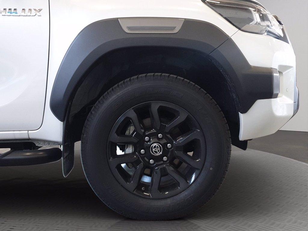 TOYOTA Hilux 2.8 d-4d 48v double cab invincible auto del 2026