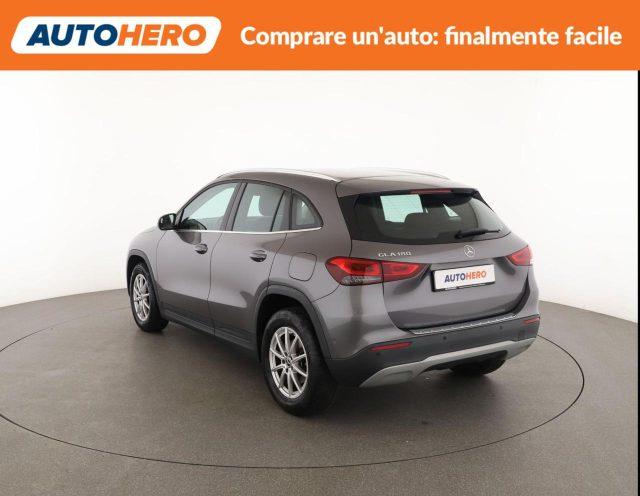 MERCEDES-BENZ GLA 180 Automatic Business