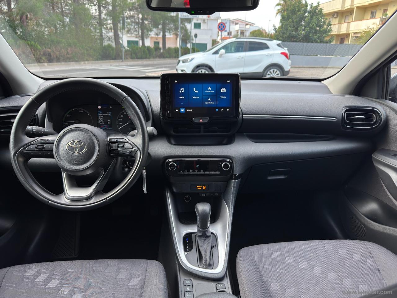 TOYOTA Yaris 1.5 Hybrid 5p. Business PACK