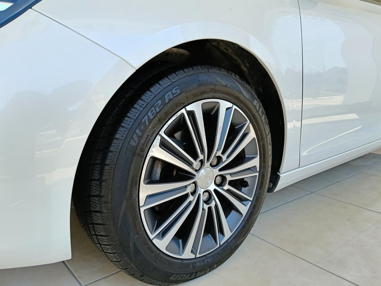 Peugeot 308 BlueHDi 130 S&S SW Allure Pack