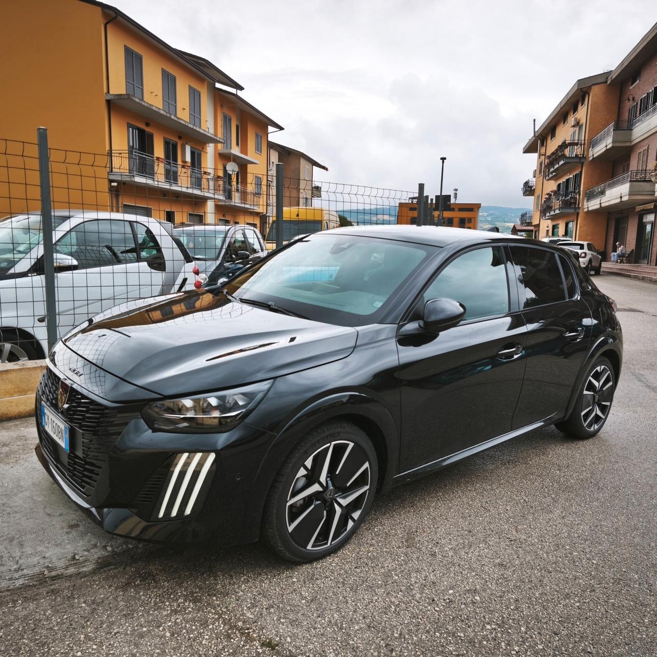 Peugeot 208 Hybrid 136 e-DCS6 GT