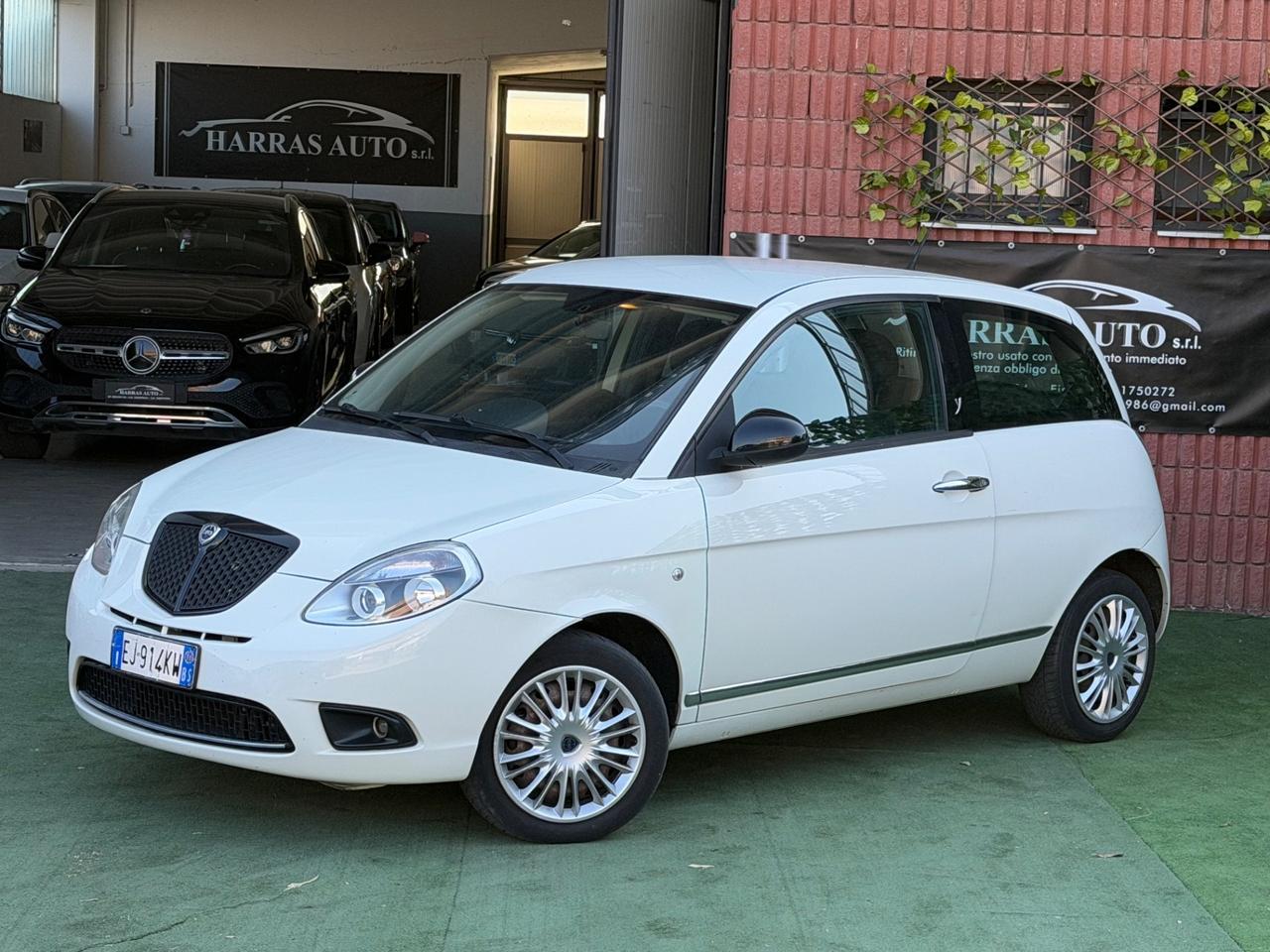 Lancia Ypsilon 1.3 MJT 75 CV Platino