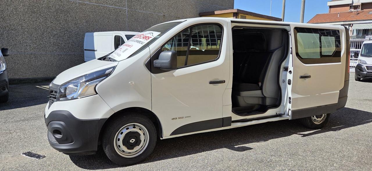 Renault TRAFIC 1.6 DCI 125 CV PASSO LUNGO MAXI - 6 POSTI - CON PEDANA DI CARICO +IVA
