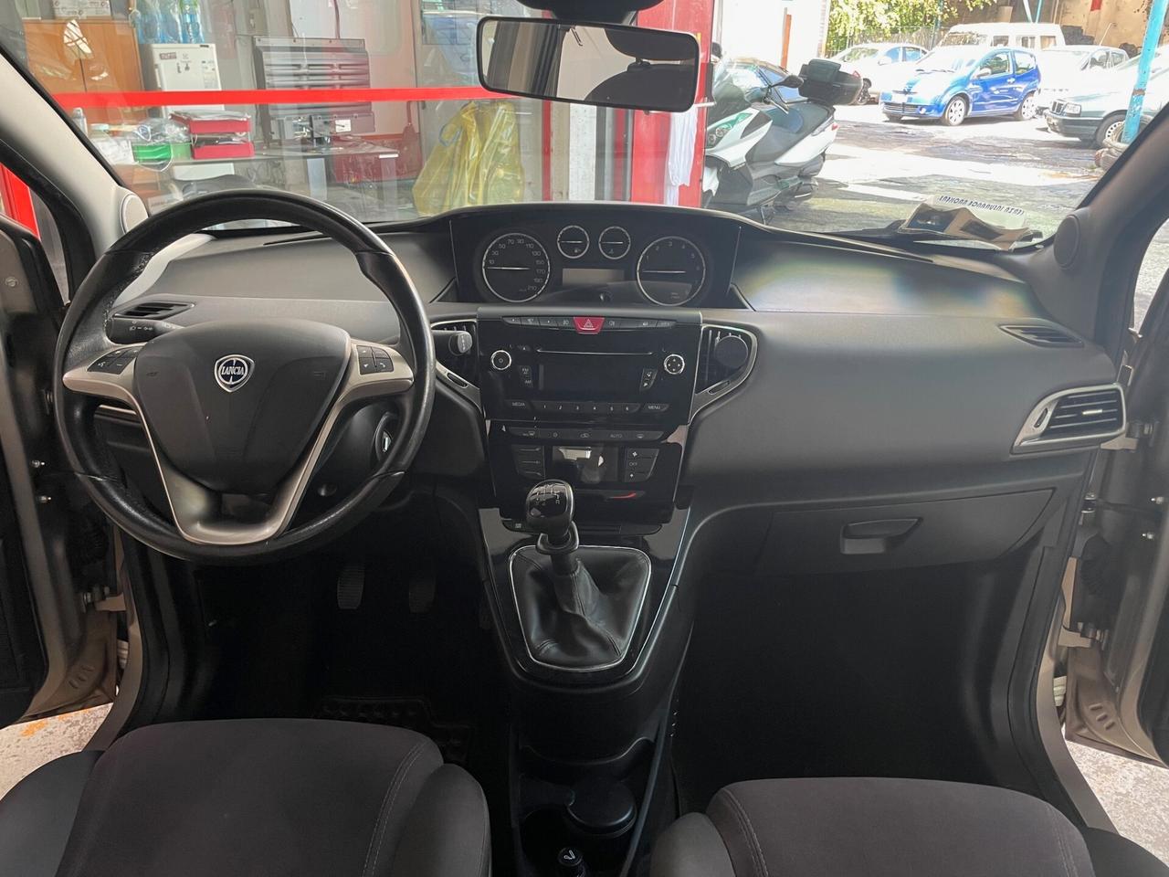 Lancia Ypsilon 1.2 69 CV 5 porte 30th Anniversary 49.000KM!!!