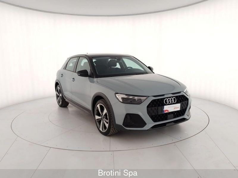 Audi A1 A1 allstreet 35 TFSI Identity Contrast