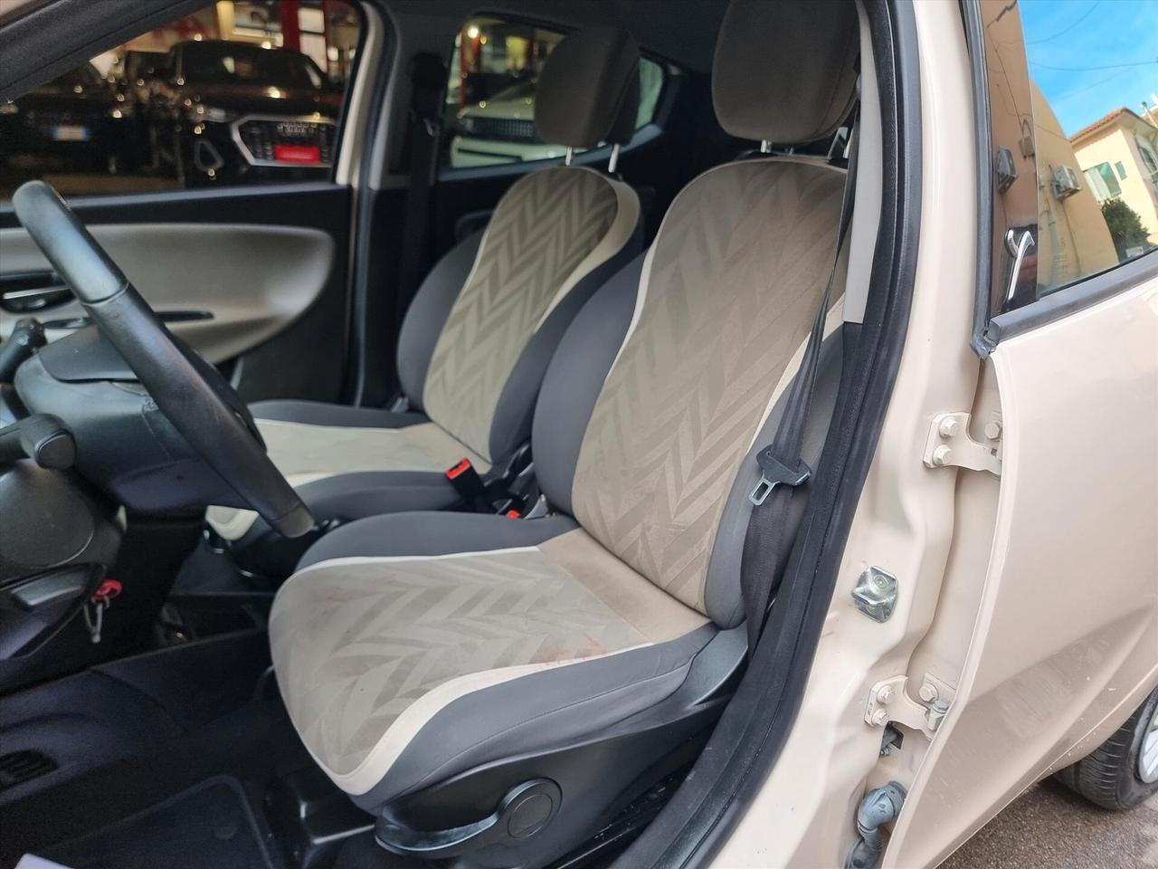 Lancia Ypsilon 1.2 69 CV 5 porte Gold