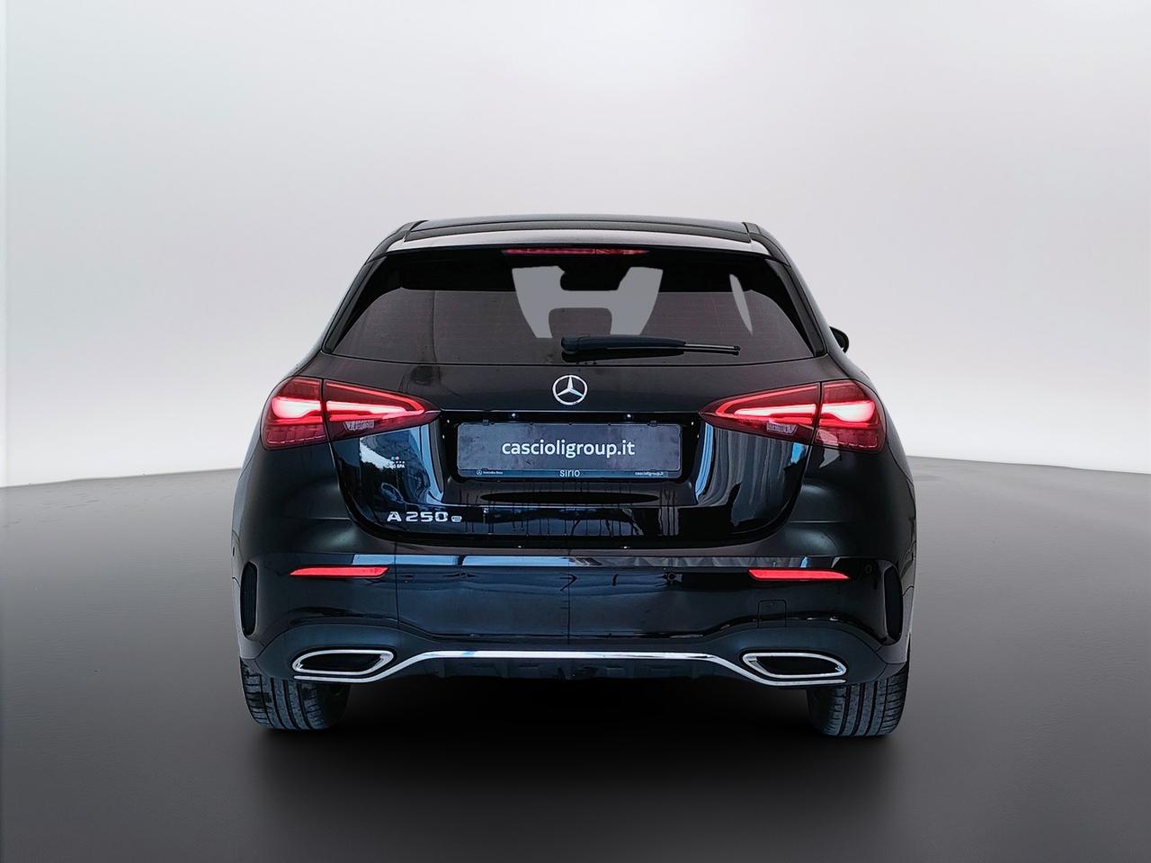 Mercedes-Benz Classe A - W177 2023 - A 250 e phev AMG Line Advanced Plus auto